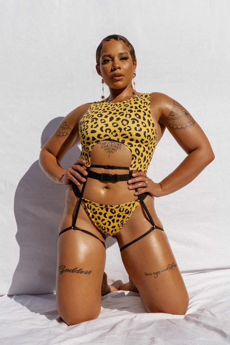 CXIX Buckle Up Garter Top -Yellow Leopard - Image 8